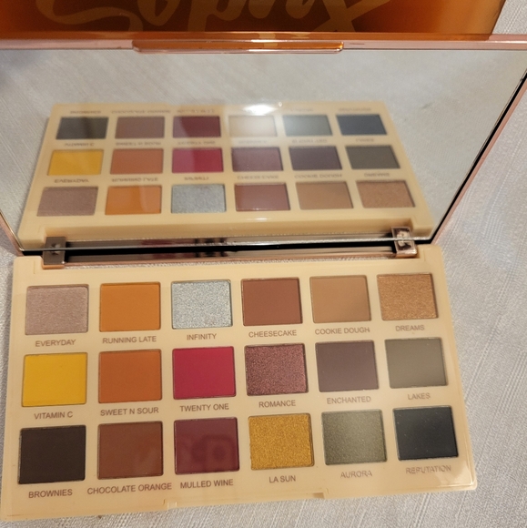 Revolution Soph X Eyeshadow Palette - Picture 1 of 2